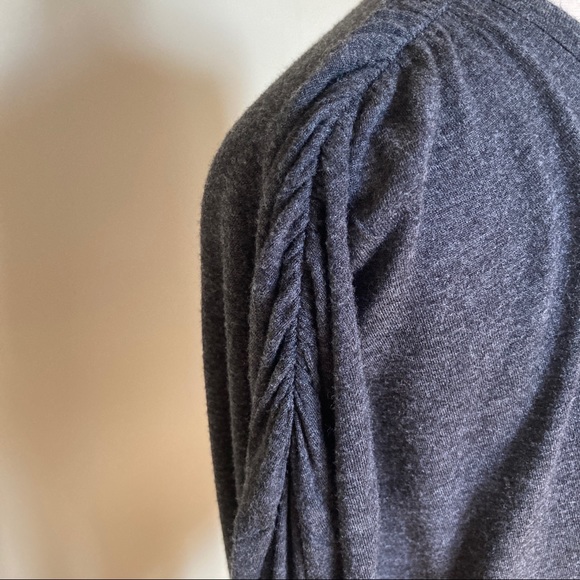 WILFRED Aritzia Grey Dolman Sleeve Top EUC - Picture 4 of 4